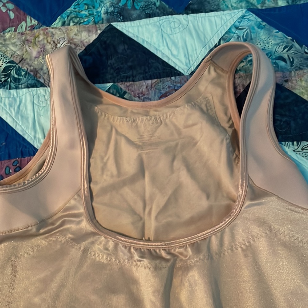 Shapewear for thighs stomach and back smoothing - Picture 3 of 5